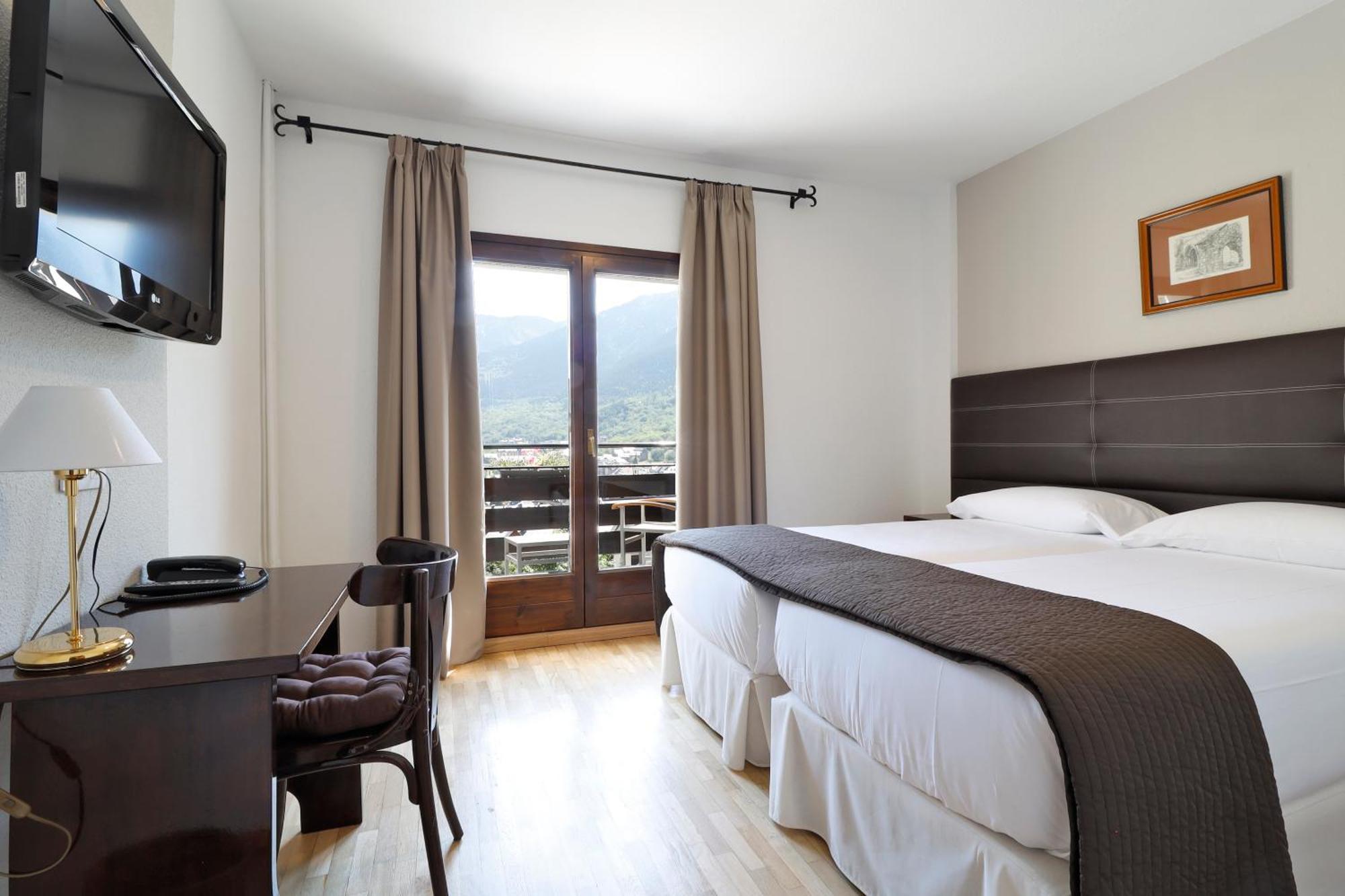Hotel Blu Aran Вьелья Экстерьер фото