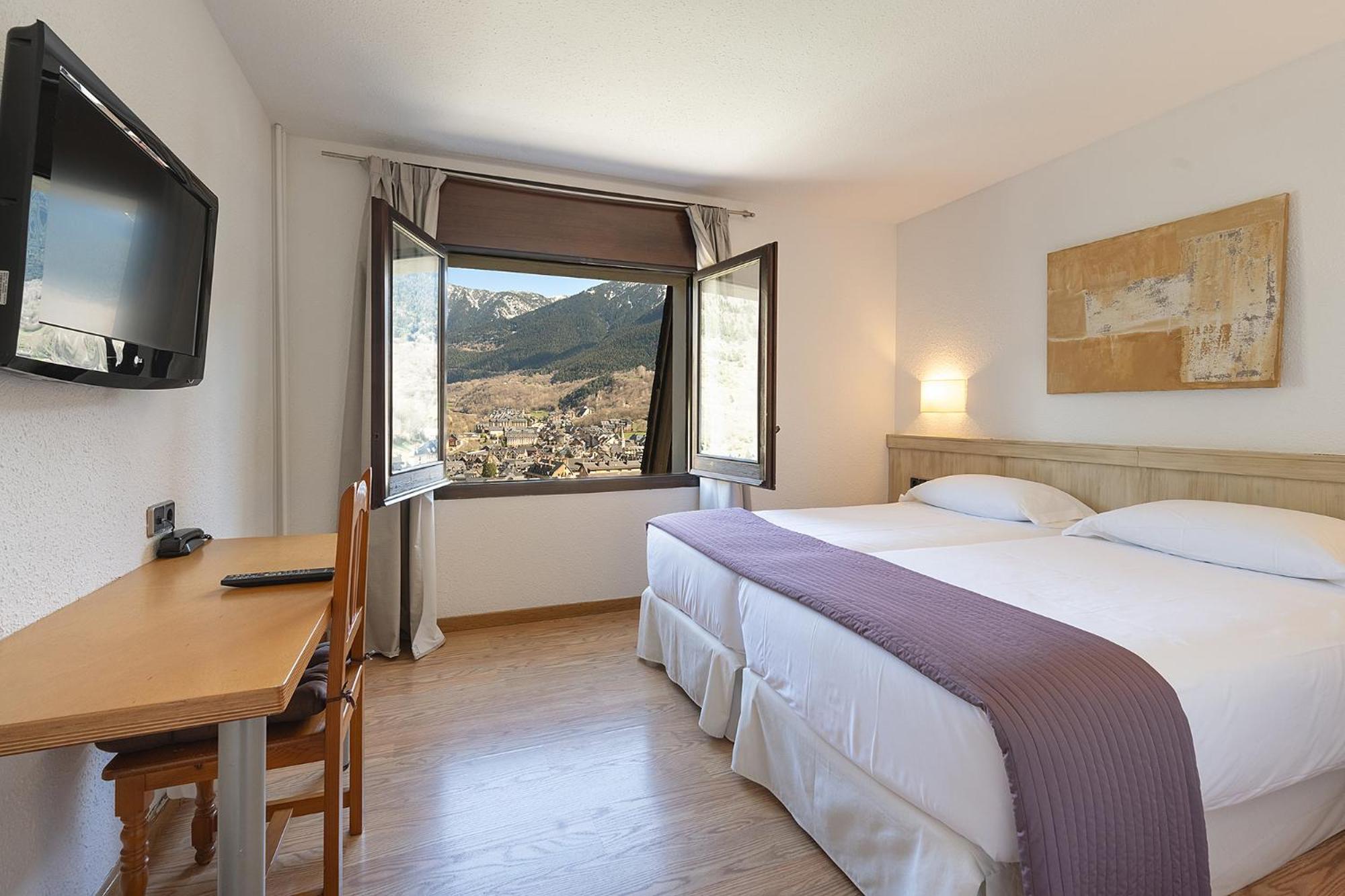 Hotel Blu Aran Вьелья Экстерьер фото