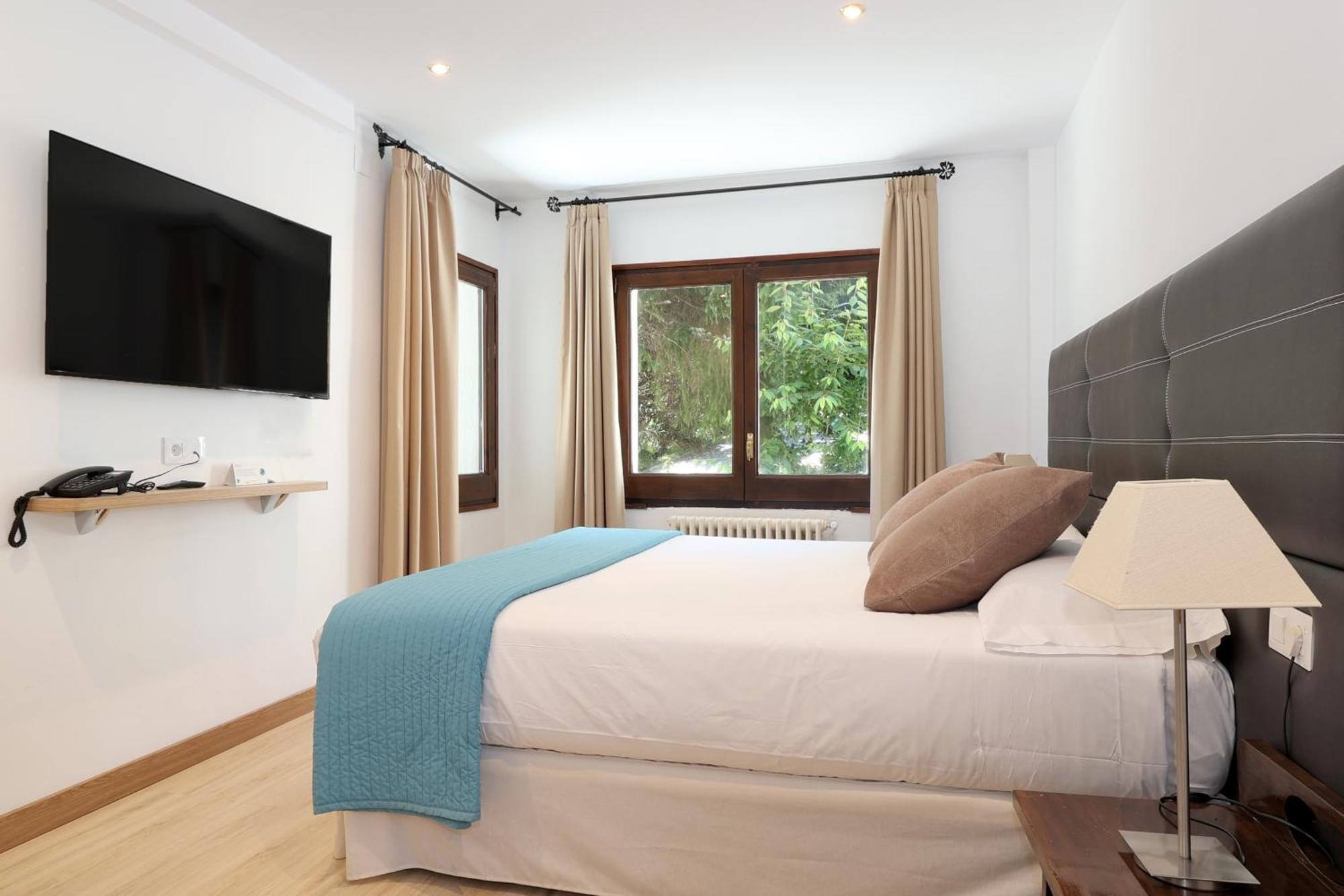 Hotel Blu Aran Вьелья Экстерьер фото
